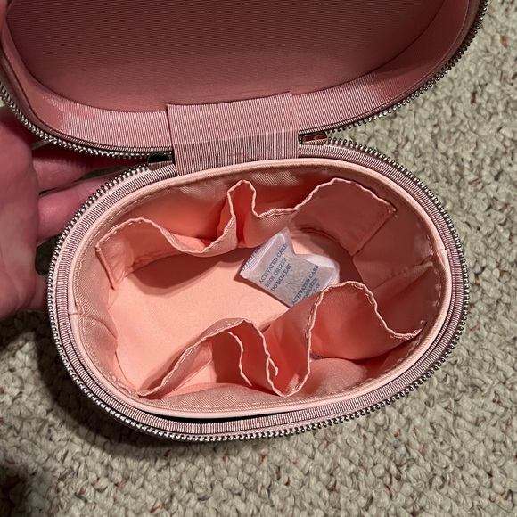 New Laneige Vanity Case - Picture 7 of 8